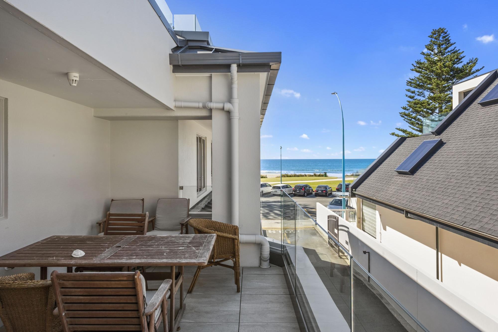 Pavilion Beachfront Apartments Mount Maunganui Extérieur photo