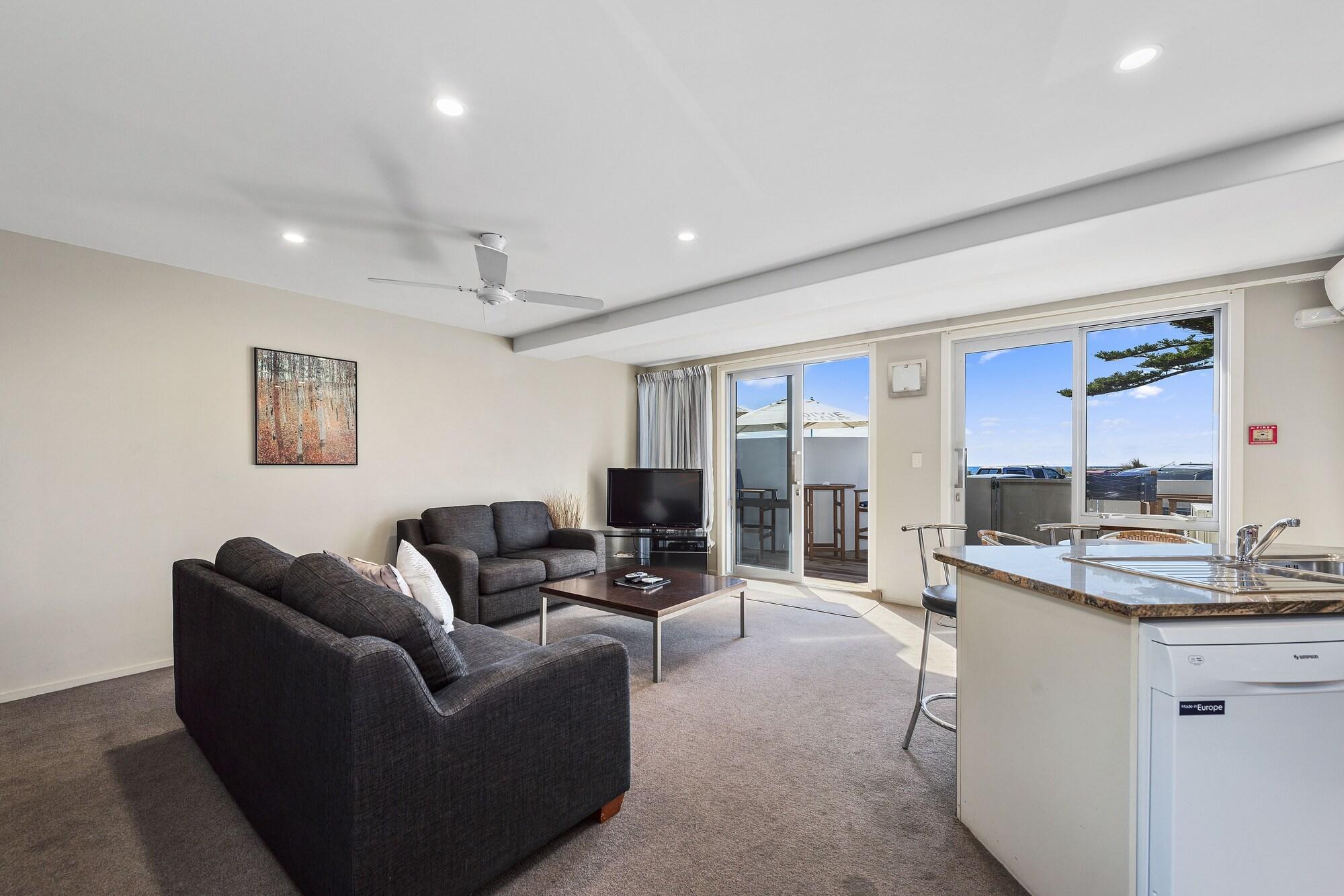 Pavilion Beachfront Apartments Mount Maunganui Extérieur photo